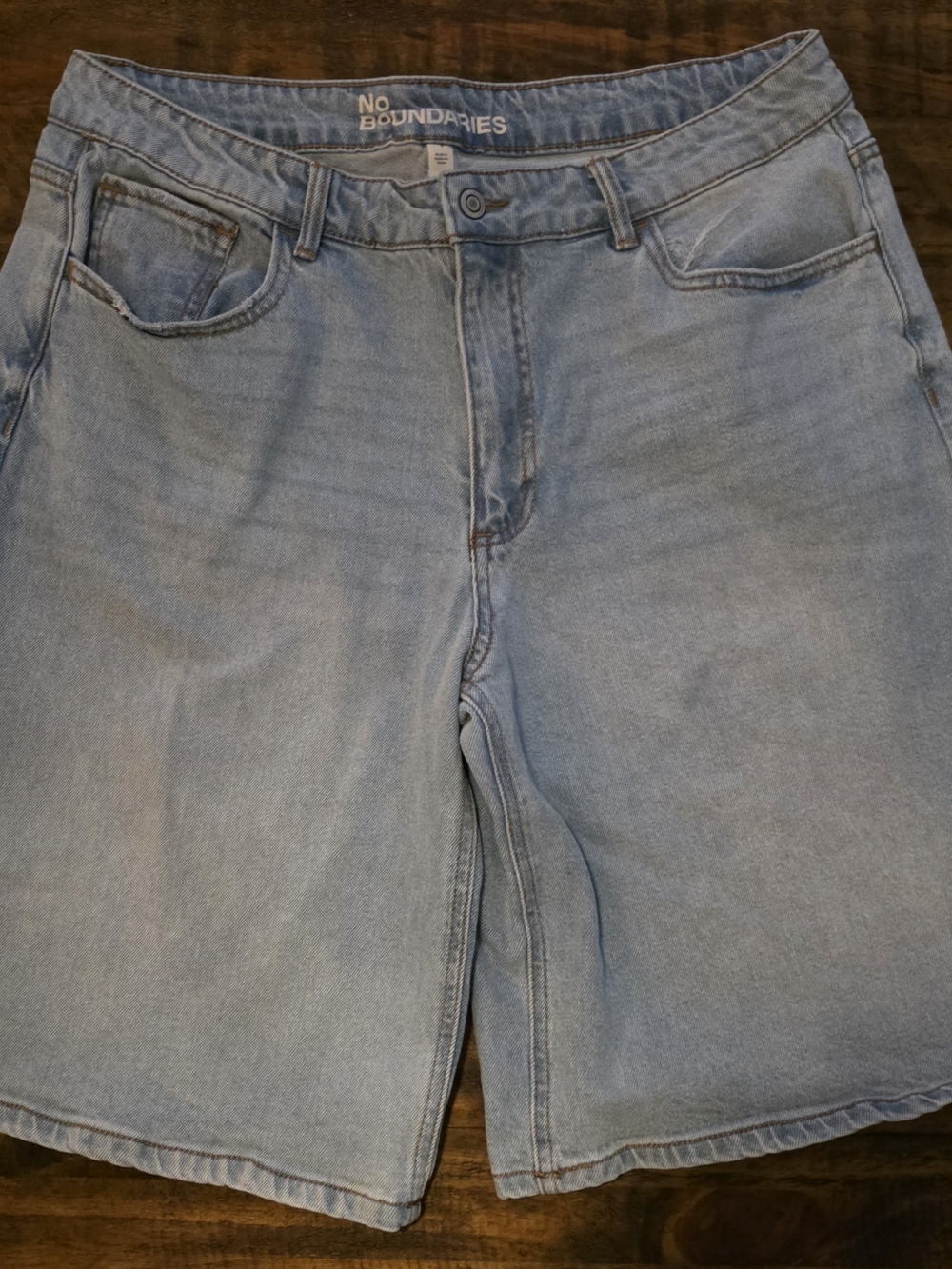 No Boundaries Light Wash Denim Women's Jean Shorts